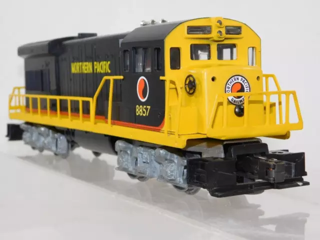 Lionel Trains 8857 Northern Pacific Railroad U36B black Diesel Engine 1978 NP C7