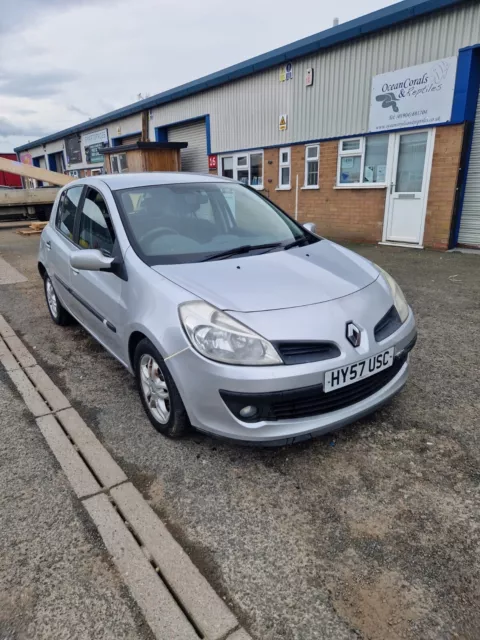 renault clio 1.4 12 months mot spears or repairs no reserve