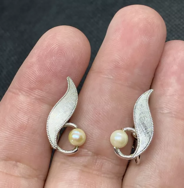 Vintage 1940�s Van Dell Sterling Silver & Pearl Floral Screwback Clip Earrings
