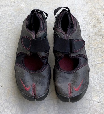 nike sneakers with toe split