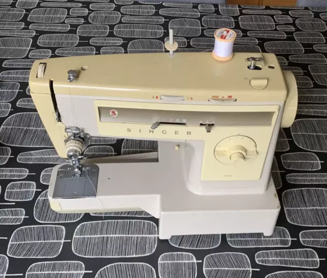 Singer Stylist 533 Zig Zag Sewing Machine