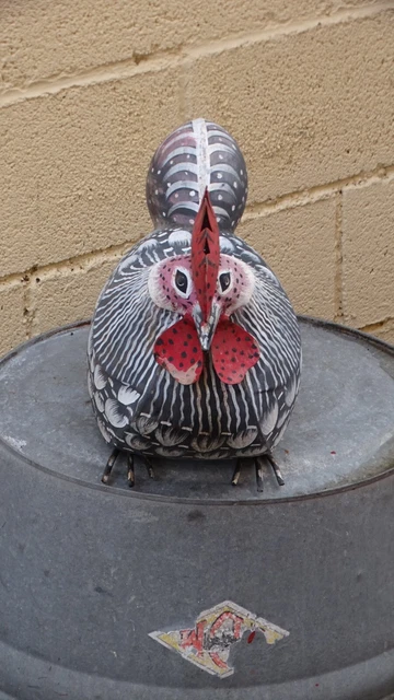 Sculpture Décorative Poule En Métal Gris Modèle Unique Fait Main Pour Pâques
