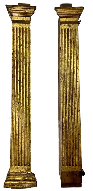 Antigua pareja de columnas góticas de madera de nogal doradas al oro fino. S. XV