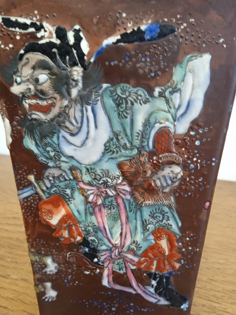 ANCIENNE VITRINE SOUS VERRE OEUFS PEINT MAINS CHINOIS