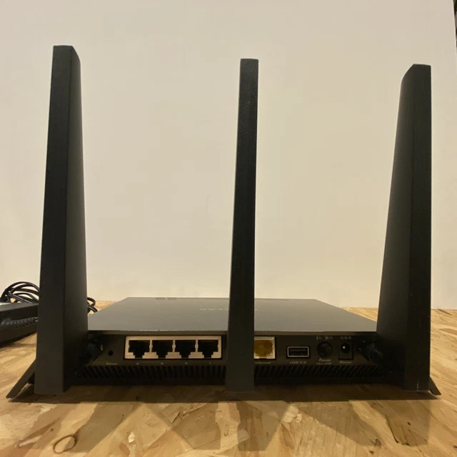 NETGEAR R7000 Nighthawk AC1900 1900Mbps Smart Wi-Fi Router In Black 4