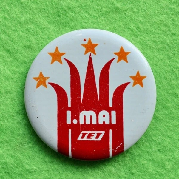 Vintage Soviet Union USSR May Day 1 May Workers' Day Pin Button Badge 1970s