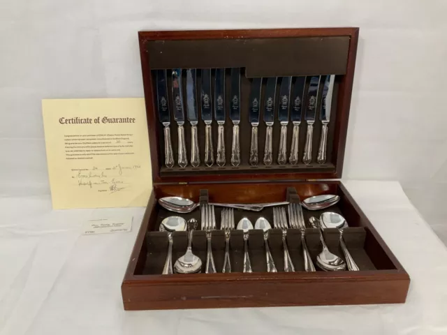 Vintage Cased Essex Cutlery Co 6 Place Setting Canteen Of Cutlery