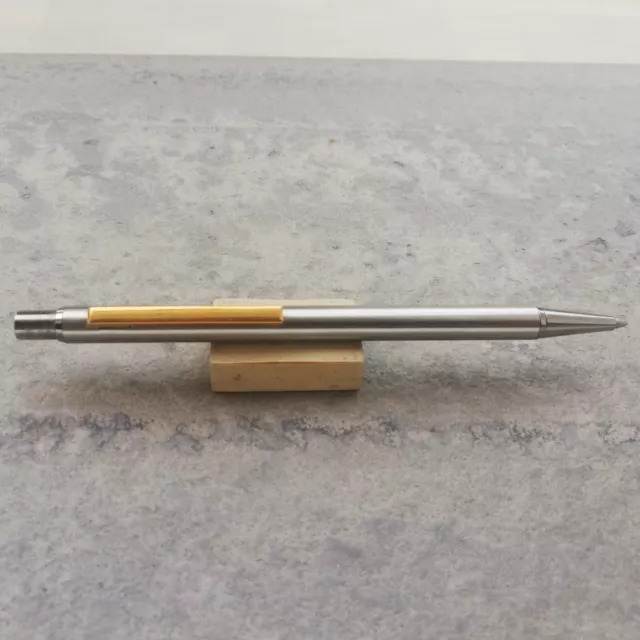 Ballpoint Pen (Boligrafo) De Inoxcrom Modelo Actual De Acero Y Dorado Es Usado