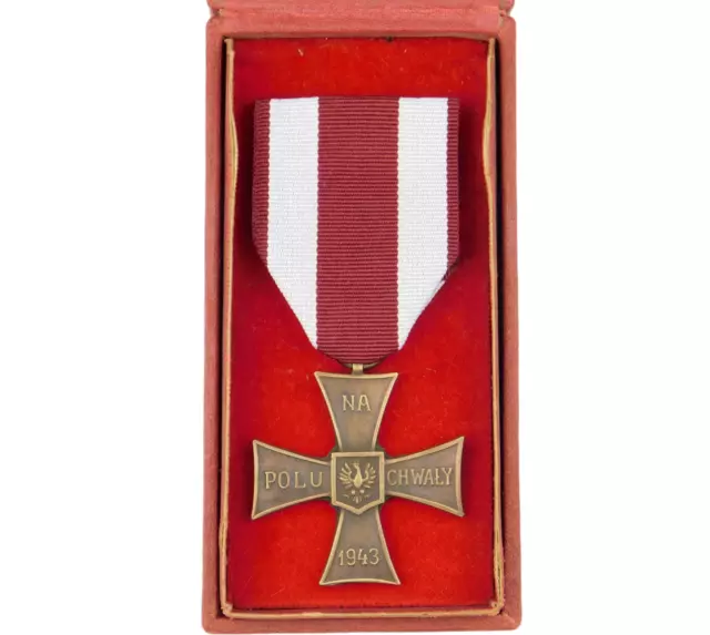 2163 Ww2 Polish Cross Of Valor 1943 Moscow Type Medal Poland