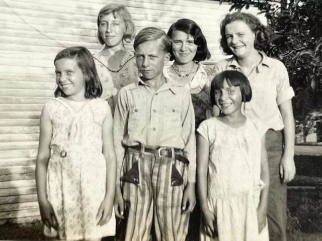 S6 Photograph Kids Family Portrait Boy Girls  Happy Smiling 1920-30's