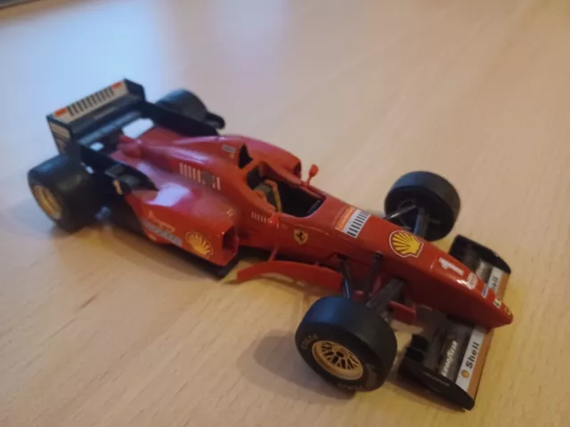 Burago Modellauto1:24 Formel 1 Michael Schumacher Ferrari F 310 Bburago