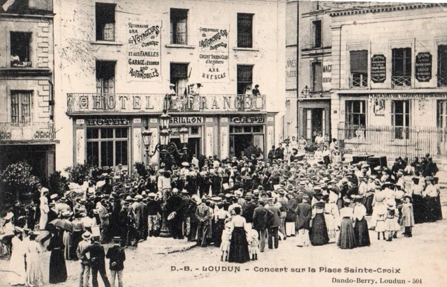 86 Cpa Animee 1907 Loudun Concert Sur La Place Sainte Croix