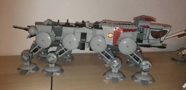 LEGO Star Wars: Republic Dropship with AT-OT Walker (10195) 3