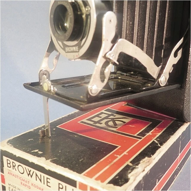 Appareil Photo Ancien KODAK Brownie Pliant - Six-20 - Vintage à Soufflet