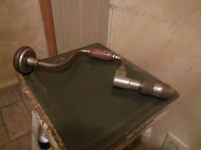 Antique Vintage Nice Hand Brace Drill Auger, Brace Bits, Clean !