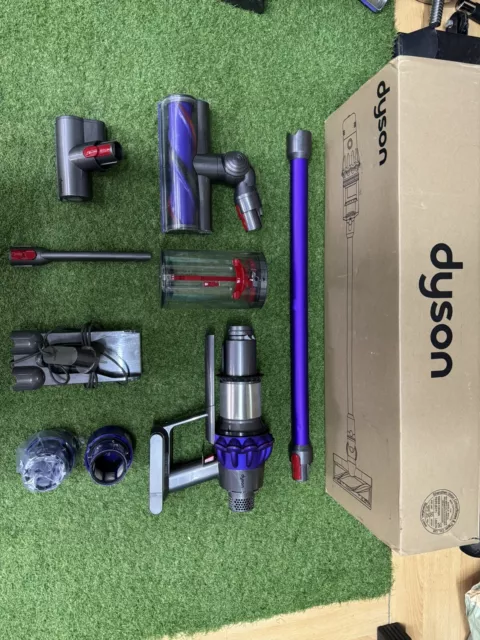 Dyson Cyclone V10 Animal. Restored, Cleaned & Tested. Great Battery, Good Condit