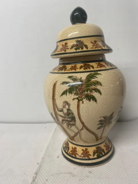 Vase couvert orientaliste aux palmier et singes perché en faïence craquelée 1900