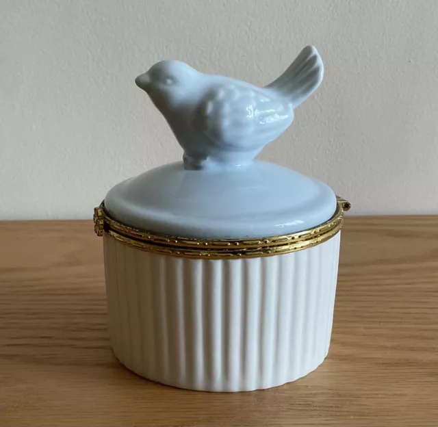 Unique Vintage Ceramic Hinged Lid Trinket Box with Bird decor gold tone closure