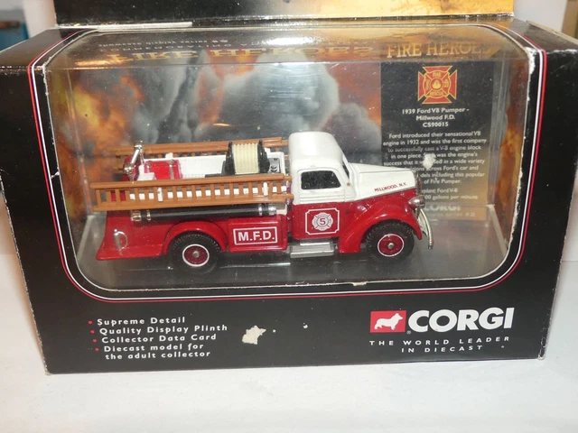 CORGI TOYS GB. Camion de pompiers BEDFORD SIMON SNORKEL. REF