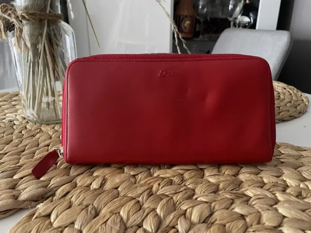 7108 RED MEDIUM ZIP RND PU PURSE WITH WALLET SECTION WITH BEE [7108 RED PU  MEDIUM LEATHER PURSE] : MF Handbags
