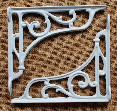 Pair of White 8" ANTIQUE CAST IRON VICTORIAN SHELF WALL CISTERN BRACKETS BR10wx2