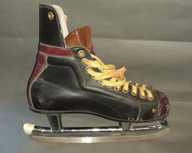 PAIRE DE PATINS à glace anciens femme Canadians Royal EUR
