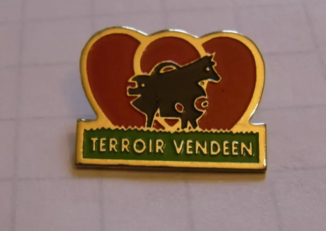 Pin's TERROIR VENDEEN BOVINS COEUR VENDEE