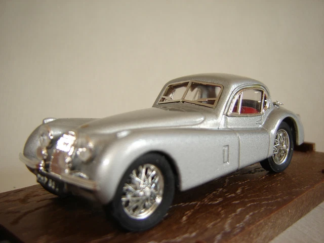 1/43 JAGUAR XK120 Coupé 1948 - Brumm BM105
