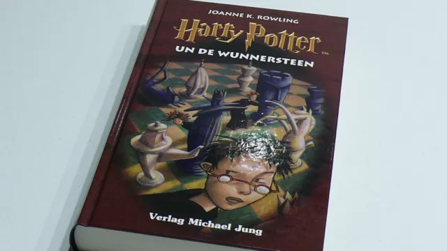 Harry Potter un de Wunnersteen. Plattdeutsch. Hier in der Erstauflage 2002