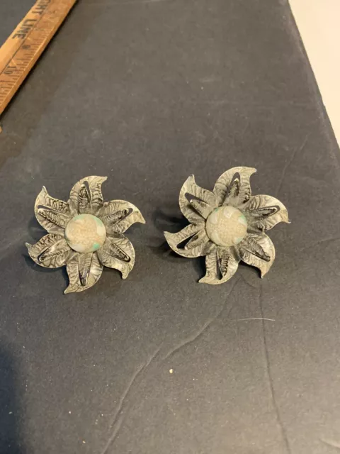 Vintage 2 Curtain Tie Backs Flower Push Pin Grey