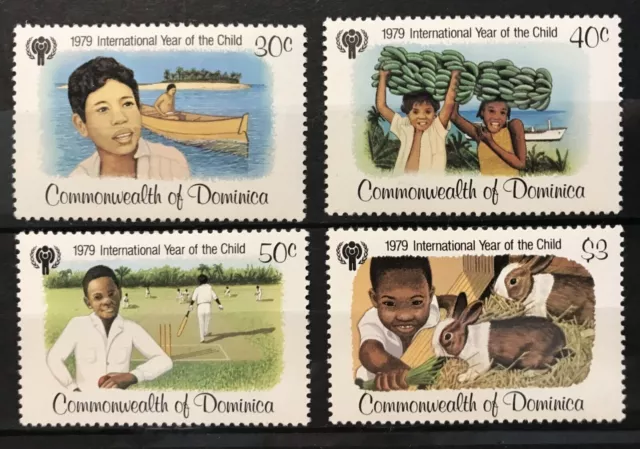 127.DOMINICA 1979 Juego / 4 Sello Año Del Niño, Cricket, Conejo, Plátano, Barco