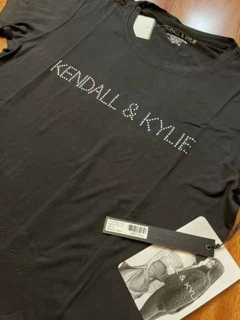 NWT Kendall & Kylie Jet Black Baby Tee Shirt Size Medium Womens KB1-5102