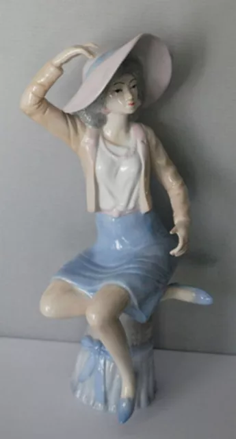 Figura Casares porcelana valenciana mujer sentada sombrero similar lladró lladro