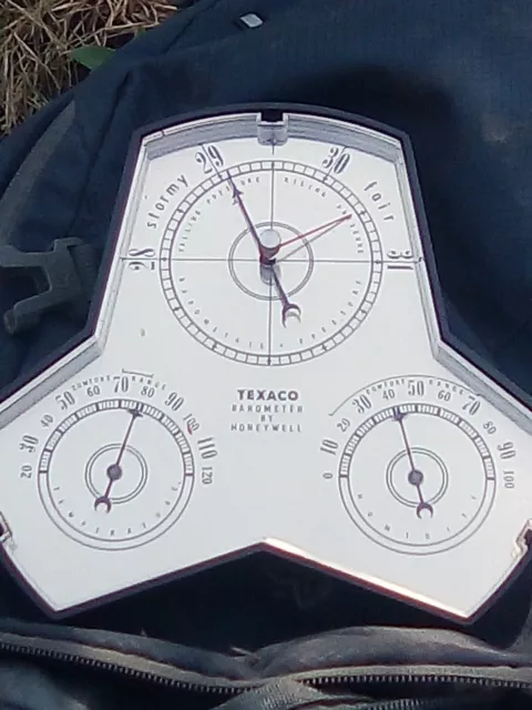 Vintage 1960's Texaco Barometer Thermometer Weather Station Honeywell USA