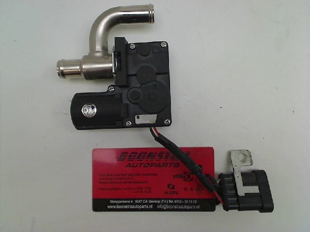 67635900 RADIATEUR SOUPAPE ELECTRIQUE Maserati GranTurismo (M145) 2010