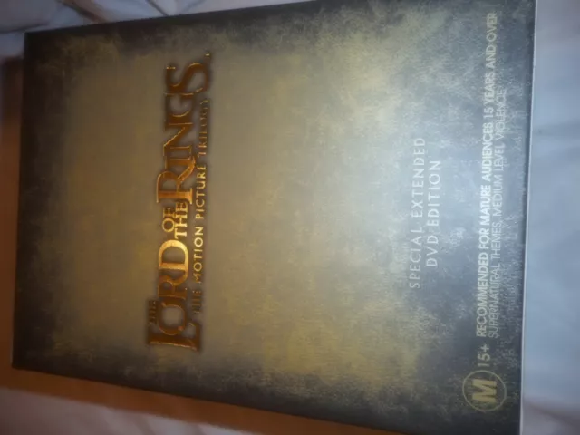 the lord of the rings the motion picture trilogy dvd boxed set