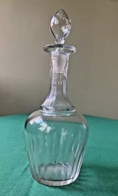 Ancienne petite carafe à liqueur en cristal taillé