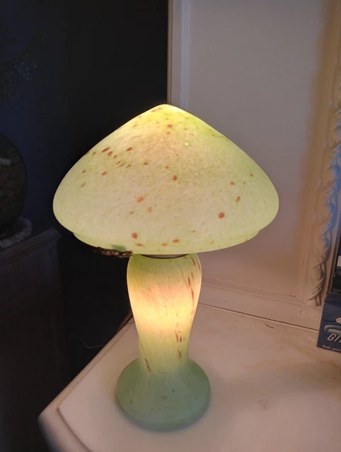 Lampe pâte de verre champignon verte