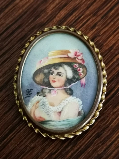 Broche Ancienne En Verre Émaillé - Bijou Signé Médaillon Métal Doré