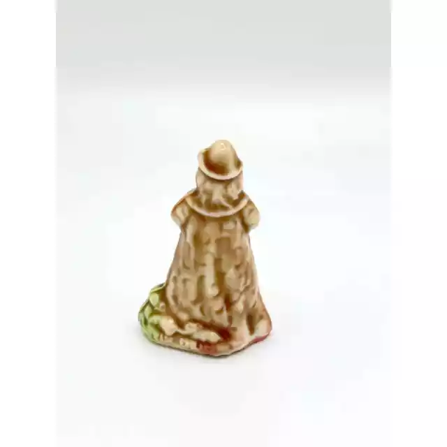 Miniature Wade Whimsies Nursery Rhyme Pied Piper Glazed Porcelain Figurine 3