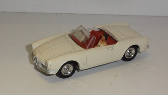 Modèle Réduit Alfa Romeo Giulietta Spider 1958 Par Solido - Échelle 1:43 Métal Rouge | Miniature Vintage