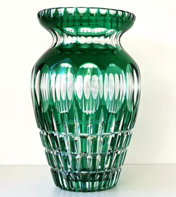 SAINT LOUIS - Grand Vase en Cristal Taillé Doublé Vert ca 1920/30