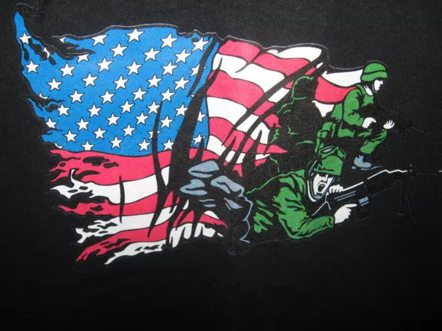 G.I. T-shirt Joe GI Army Soldier bande dessinée drapeau américain champ de bataille L/S Med 2