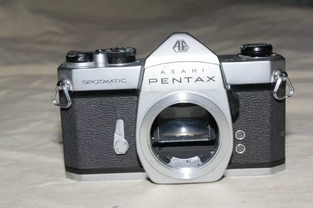 ASAHI PENTAX SPOTMATIC SP 35mm SLR FILM CAMERA BODY ONLY 2611