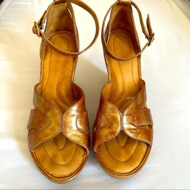 Born Crown Leather Wedges Womens Size 9 Rusty Golden Brown Open Toe Sandal
