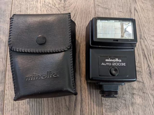 Minolta Auto Camera Electroflash 200X Shoe Mount Flash With Case