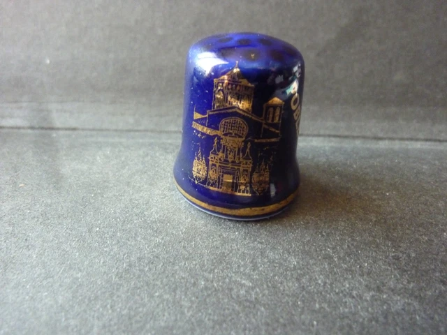 Dé à Coudre Porcelaine Birchcroft | Taxi Noir Londres | Boîte Dôme Collection | Or 18 Carats | Fabriqué UK