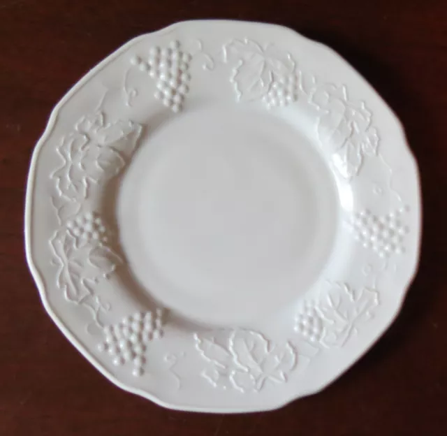 Indiana Colony Harvest Grape White Milk Glass 8” Luncheon Plate(s)