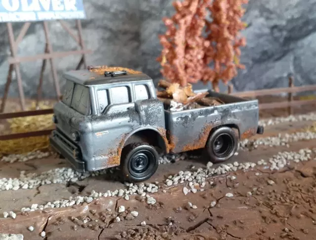 1970 Ford C-600 1/64 Barn Find Diecast weathered / Flat Tire / wood load