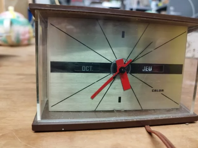 Ancien Et Petit Réveil Électrique Calendrier Calor Vintage